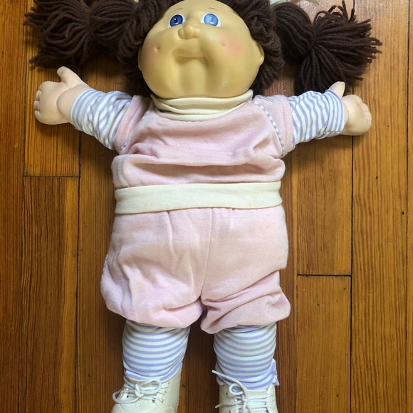 Vintage Cabbage Patch doll by Xavier Roberts 1985 - Picture 4 of 9